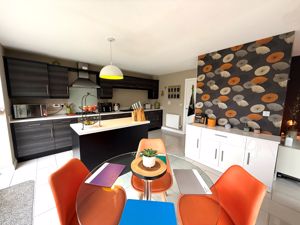 Photo 7- click for photo gallery